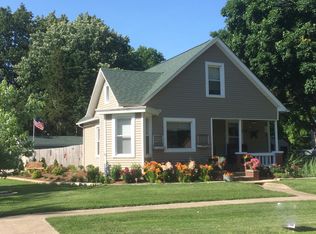 207 W Jefferson St, Athens, IL 62613