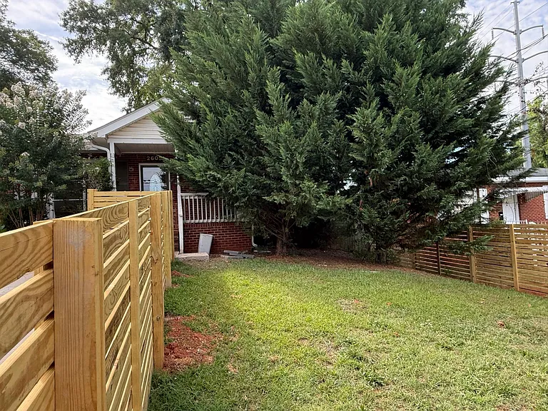 2605 Grimes St — Photo 11