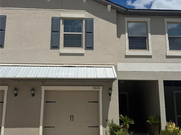 9640 Pembrooke Pines Dr, Sun City Center, FL 33573