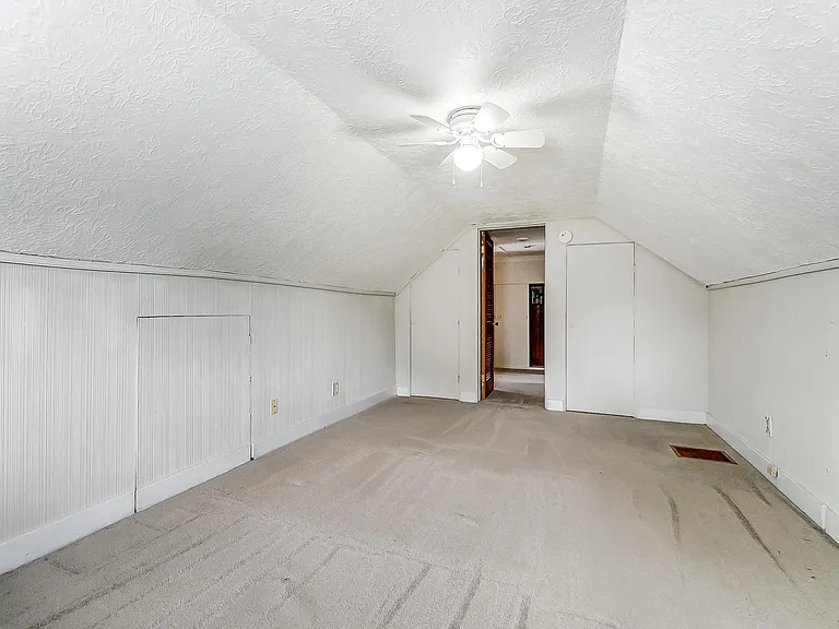 71 Lucas Dr — Photo 44