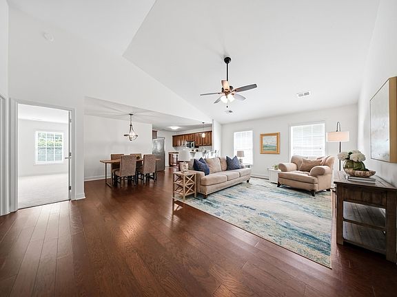 3rd image of 234 Cinnamon Hills Ln