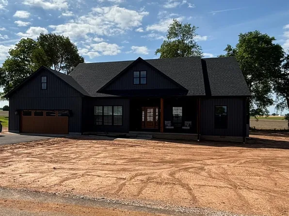 120 McCutchen Ct, Auburn, KY 42206