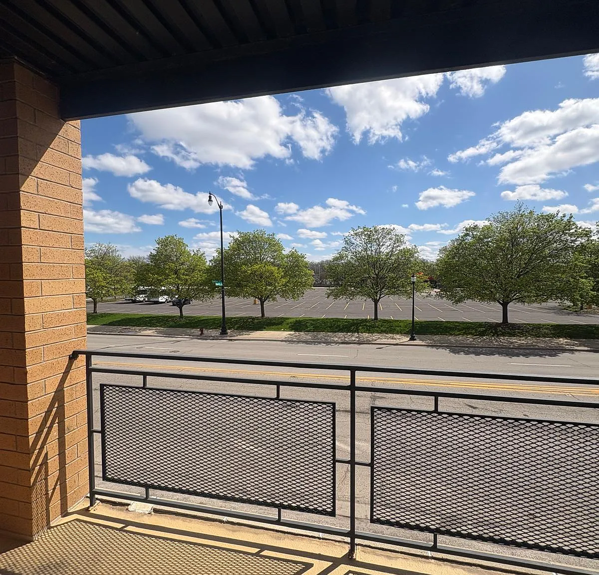 2 bed, 1400 sqft, $2,600 — Photo 2
