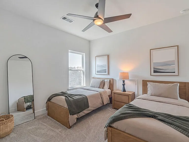 7142 Carriage Light Dr — Photo 44