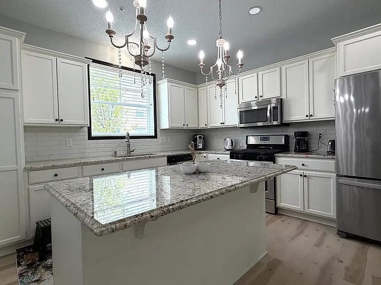 8117 Kirkwood Ln N — Photo 2