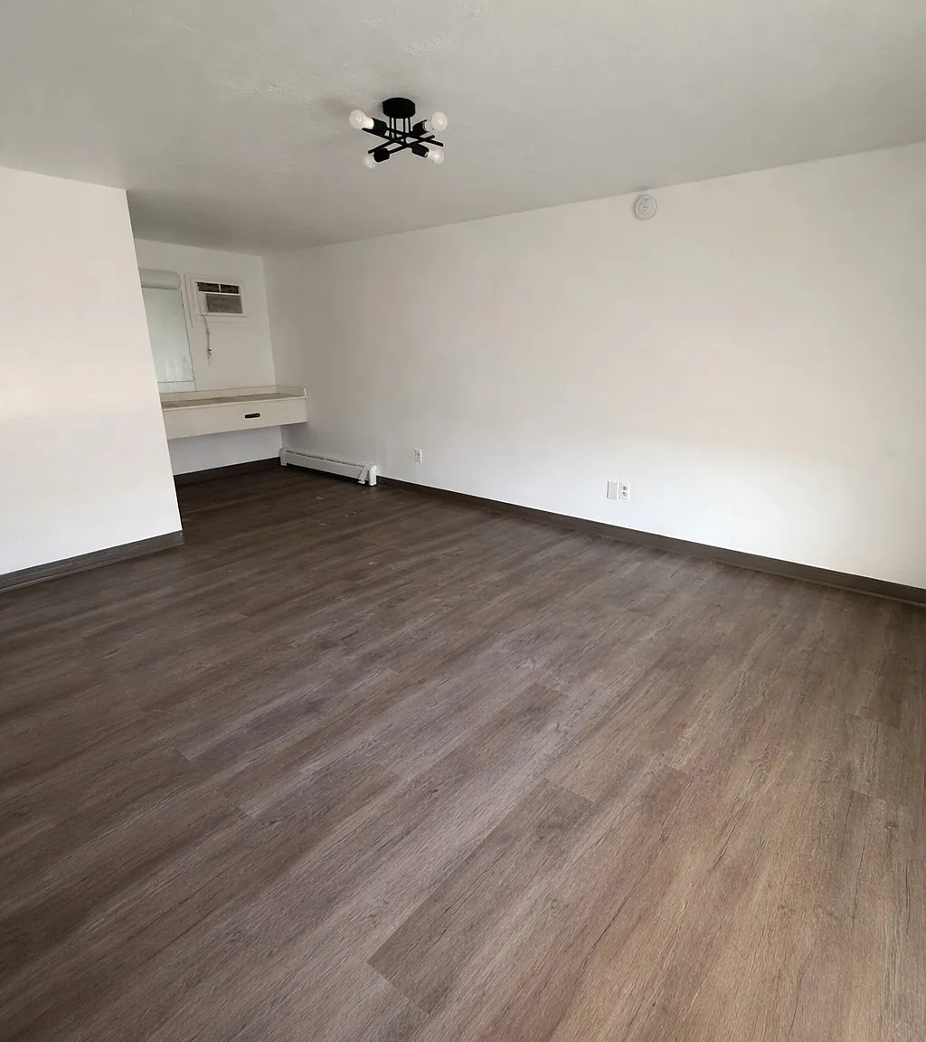 2 bed, 756 sqft, $900 — Photo 2