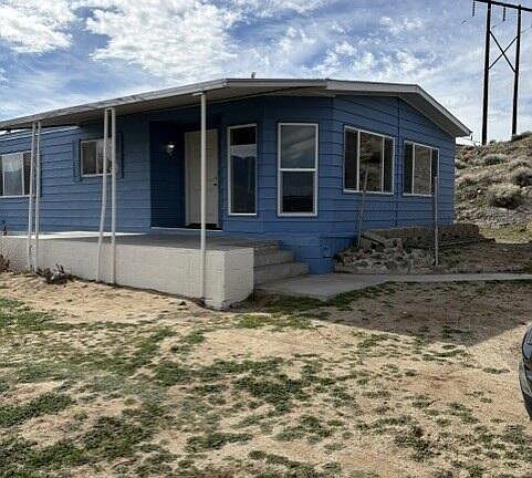 3rd image of 16 Clayton Ln