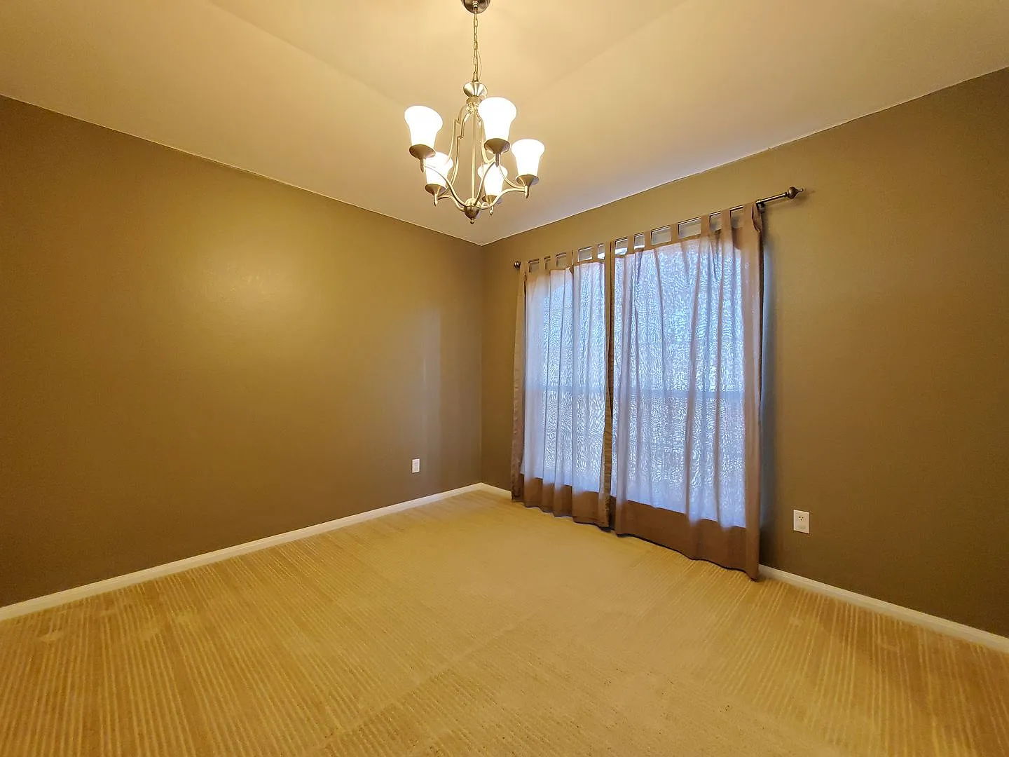4-Bedroom House for Rent in Killeen — Photo 4