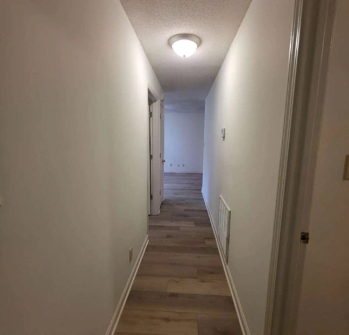 2 bed, 1.0 bath, 850 sqft, $850 — Photo 1