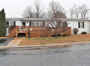 37 Cedar St, Manchester, PA 17345