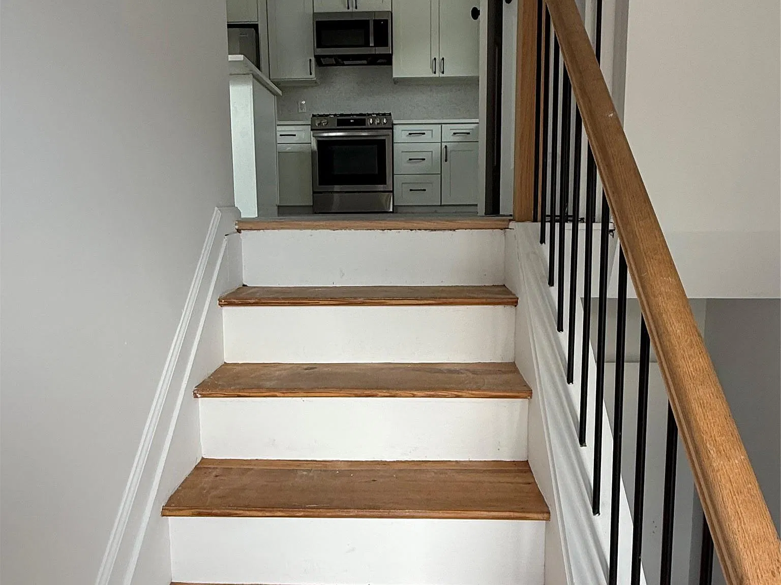 3 bed, 2.0 bath, 1000 sqft, $4,000 — Photo 3