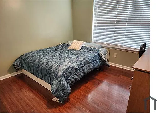 2232 Leicester Way SE — Photo 27