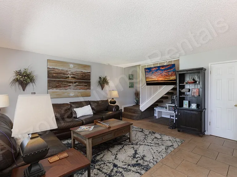 1719 Los Lagos Dr #B — Photo 2