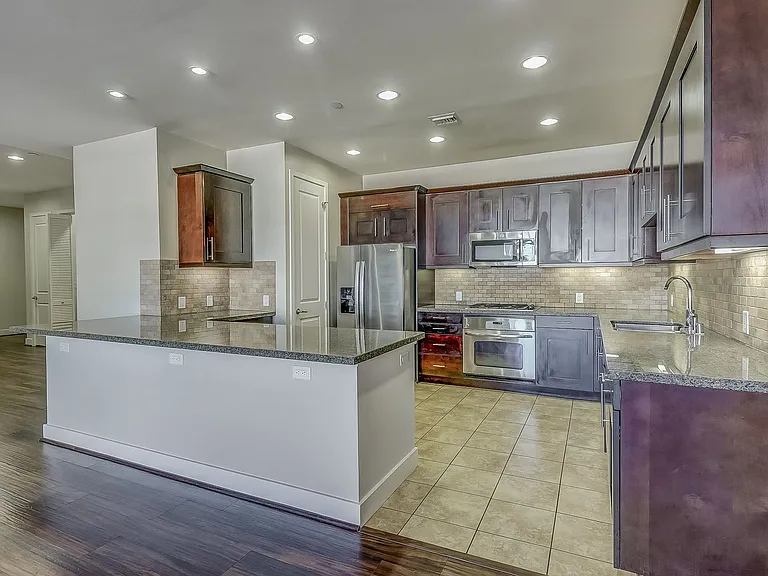 Axis 2300 Apartments — Photo 67