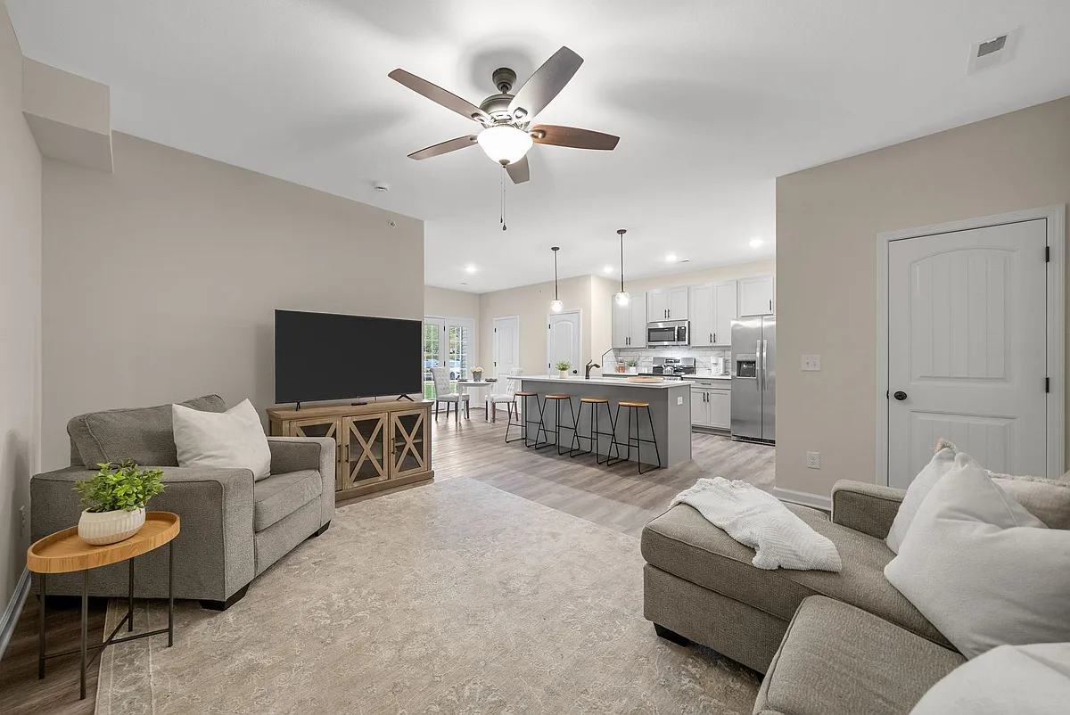 Building Photo - 15 Millswood Dr #A-206