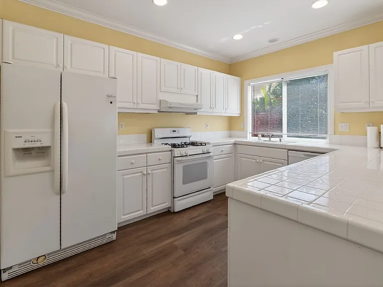 10009 Kika Ct — Photo 9
