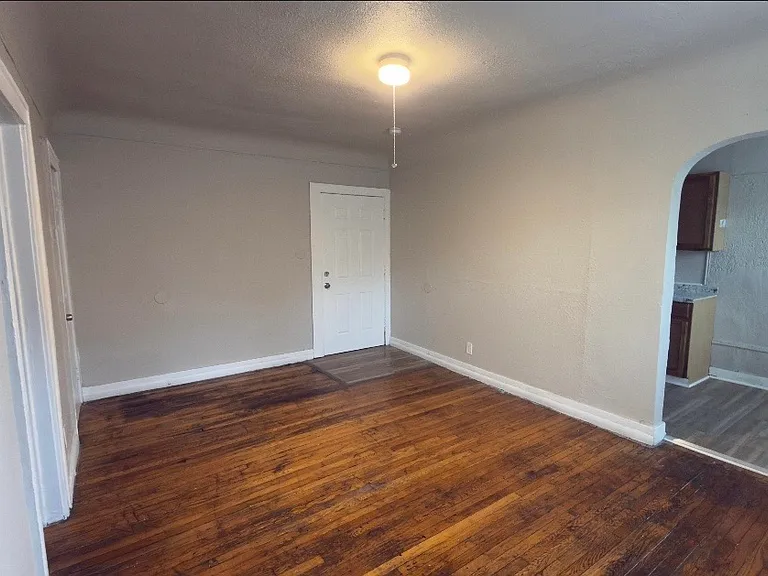 11255 Charlemagne St — Photo 3