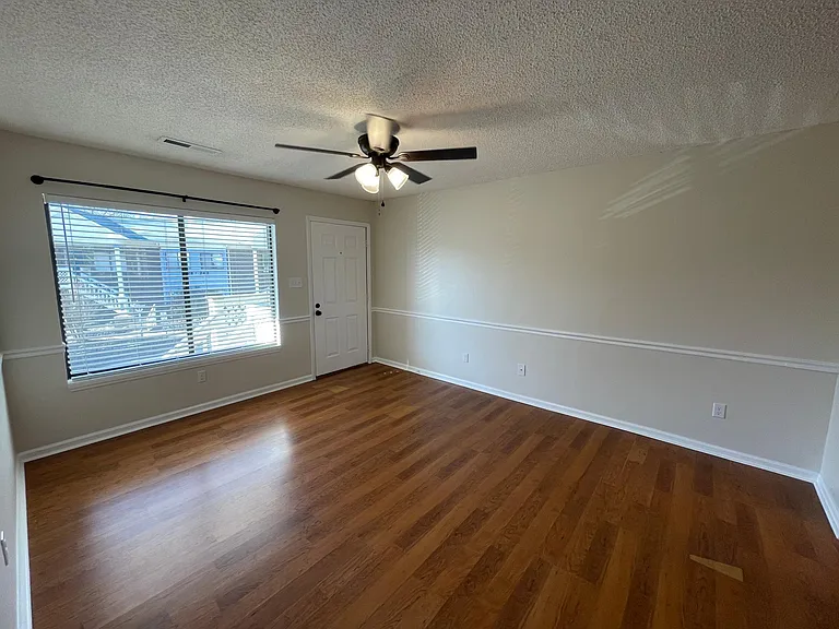 212 Davidson St — Photo 5