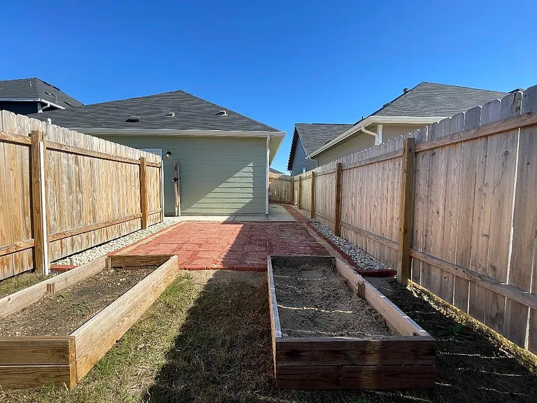 340 Kenai Dr — Photo 18