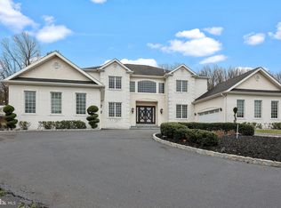 2040 Buttonwood Ln, Huntingdon Valley, PA 19006