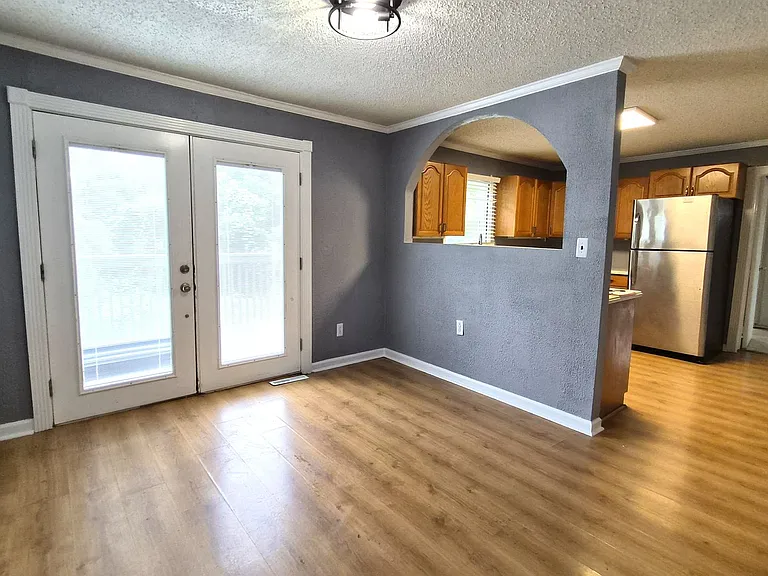 332 N Fishtrap Rd — Photo 5