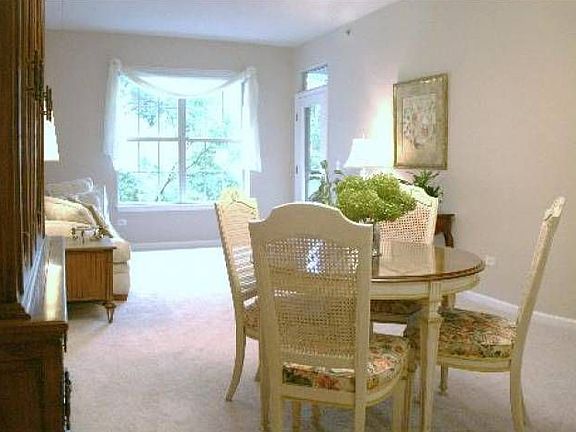 3rd image of 3125 Town Square Dr Unit 101