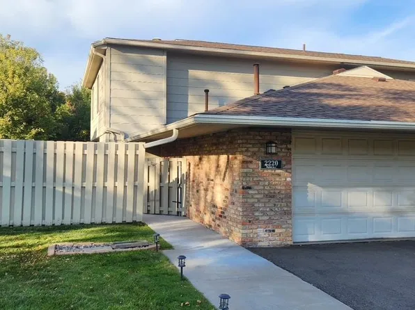 2220 Mayfair Rd, Golden Valley, MN 55427