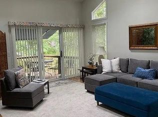 8 Acorn Ct, Wakefield, RI 02879