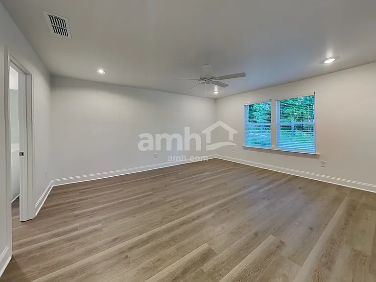 910 Carnelian Ln — Photo 11