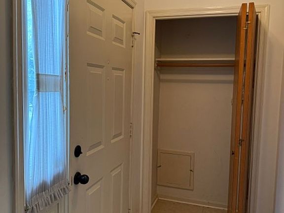 2nd image of 3059 Huntington Cir