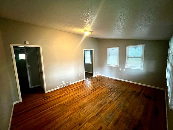 4th image of 1331 S Delaware Ave