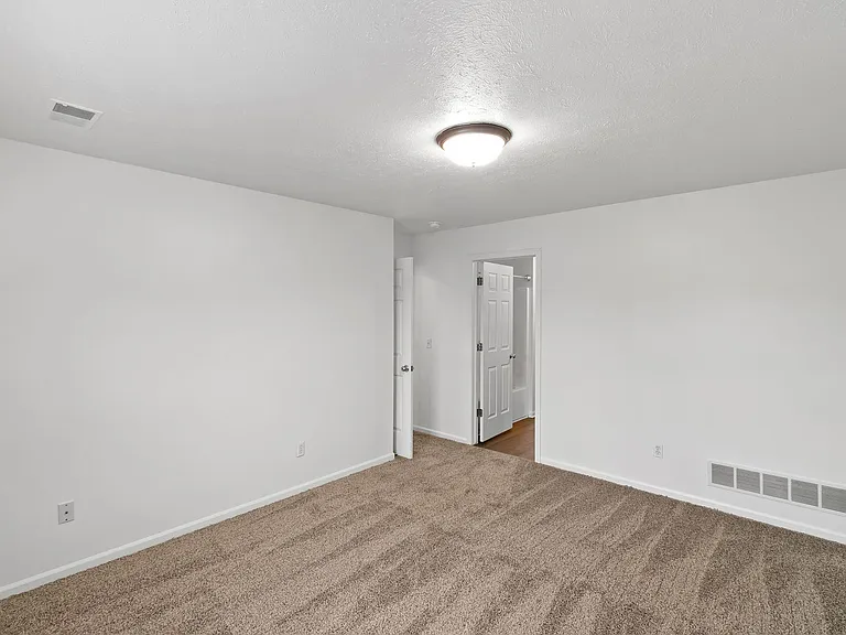 711 Cattail Ln — Photo 11