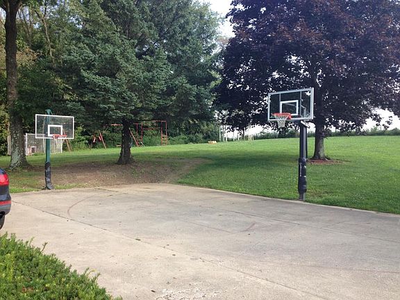 Play Basketball - Adjustable