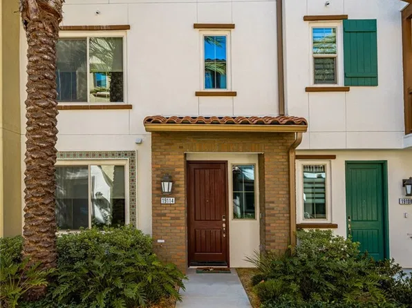19114 Azul Ln, Huntington Beach, CA 92648