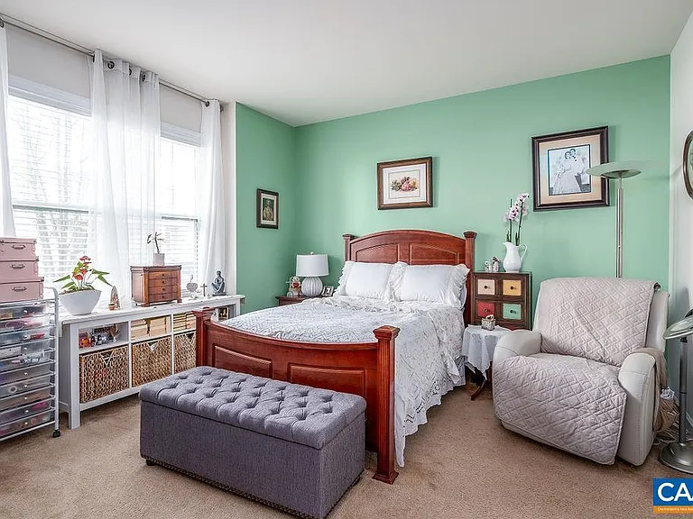 2427 Winthrop Dr — Photo 8
