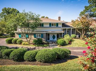 1208 Park Hills Ct, Louisville, KY 40207