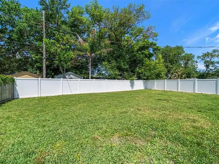 2132 Isabelle St — Photo 11