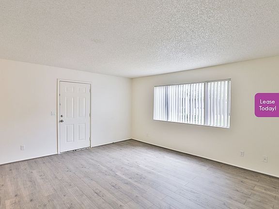 3rd image of 700 W University Dr Unit 160