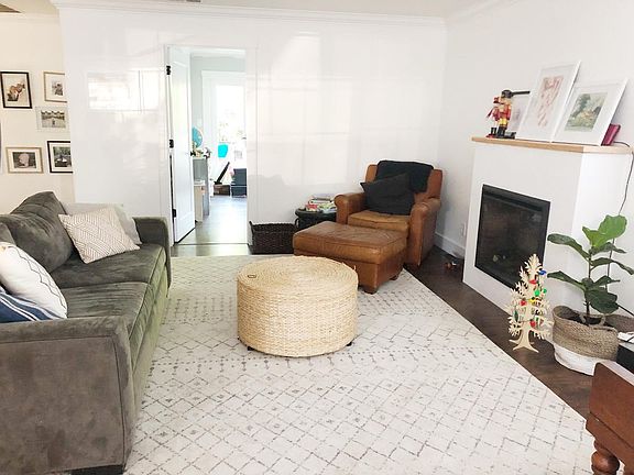 4th image of 2140 Oakwood Dr