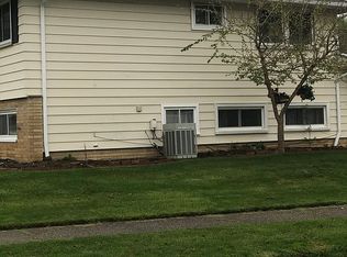 1247 Cordova Rd, Mayfield Heights, OH 44124