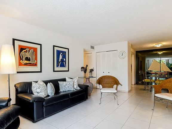 4th image of 4007 N Ocean Blvd #103
