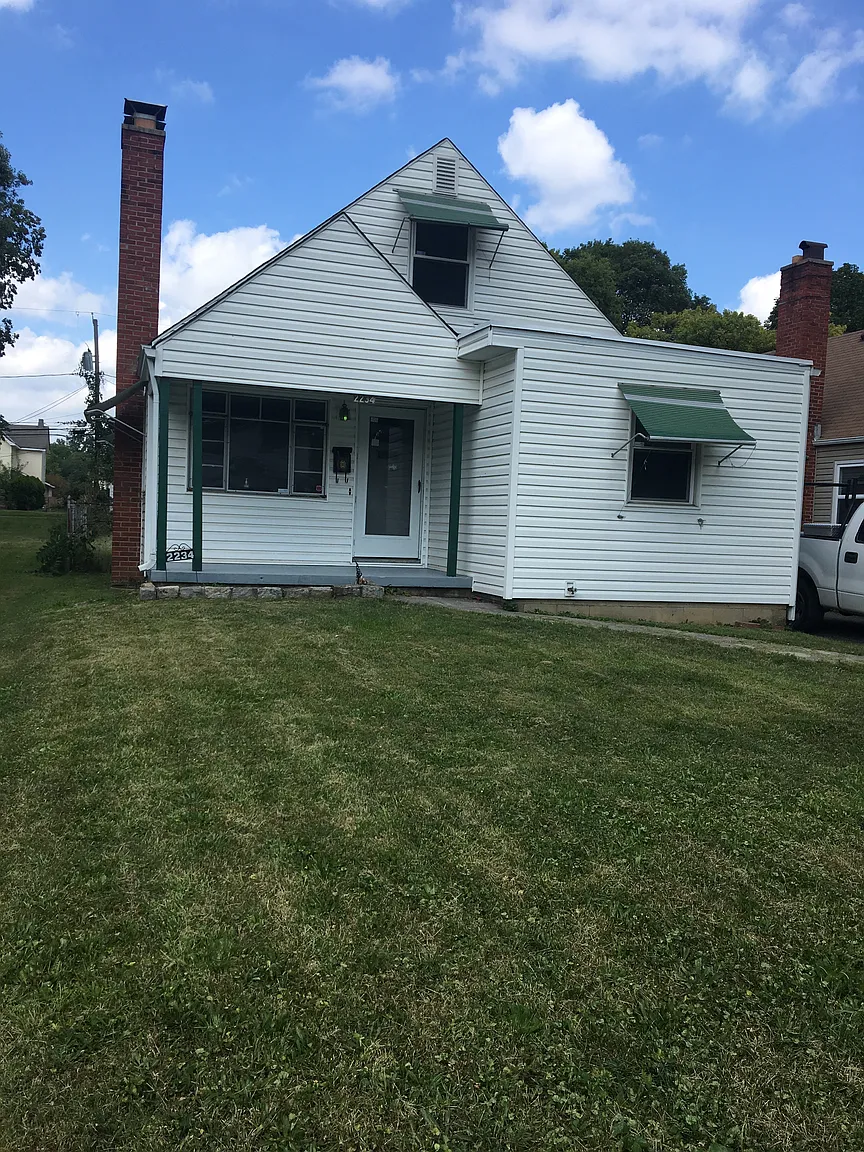 2234 Willamont Ave photo 1