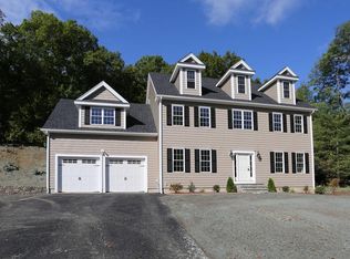 76 Marlboro Rd, Southborough, MA 01772