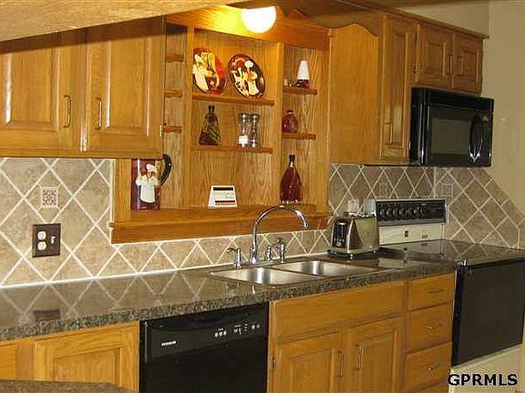 3rd image of 203 Jefferson St