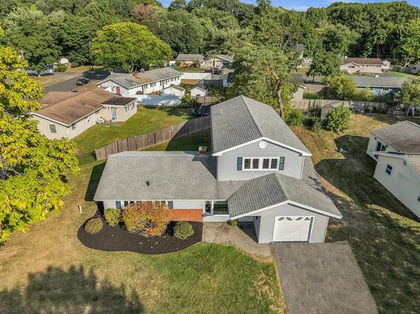 17 Grove St, Danvers, MA 01923
