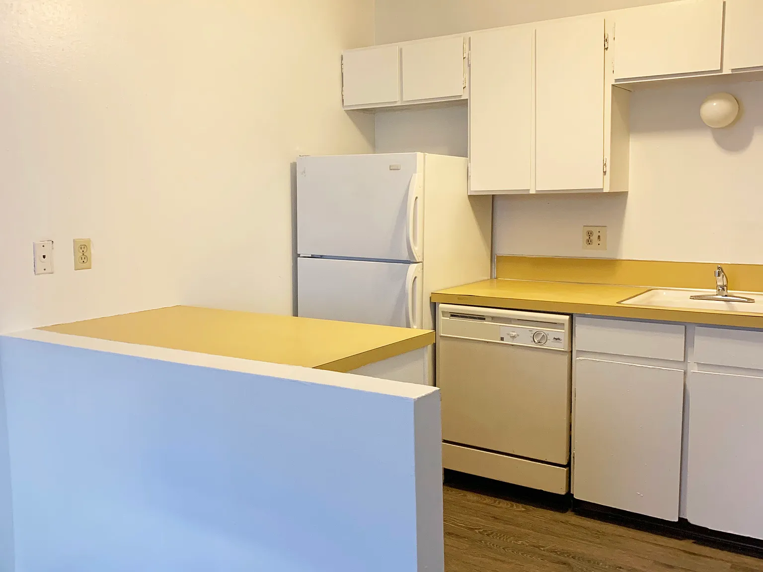 2 bed, 855 sqft, $1,395 — Photo 2