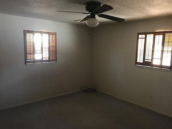 4th image of 1600 Mariposa Dr