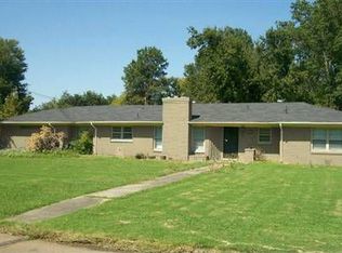 702 College St, Cleveland, MS 38732