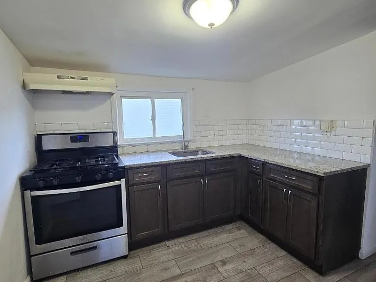 115 Pine St #3 — Photo 2