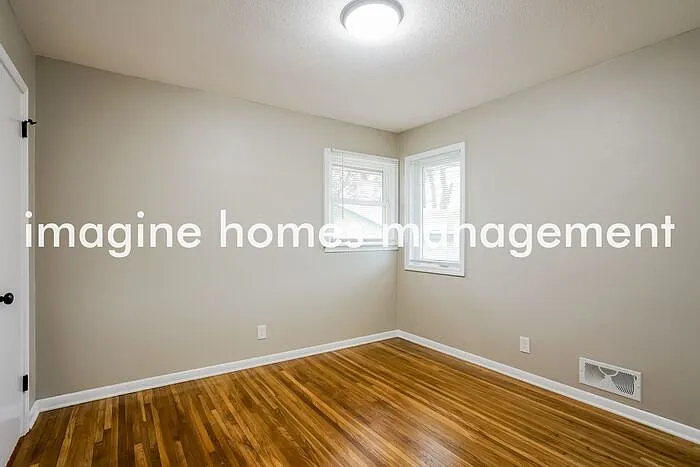 5024 Monroe St NE — Photo 6